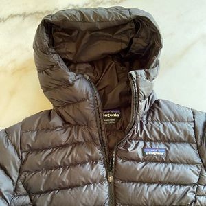 Patagonia down sweater full-zip hooded jacket -women’s